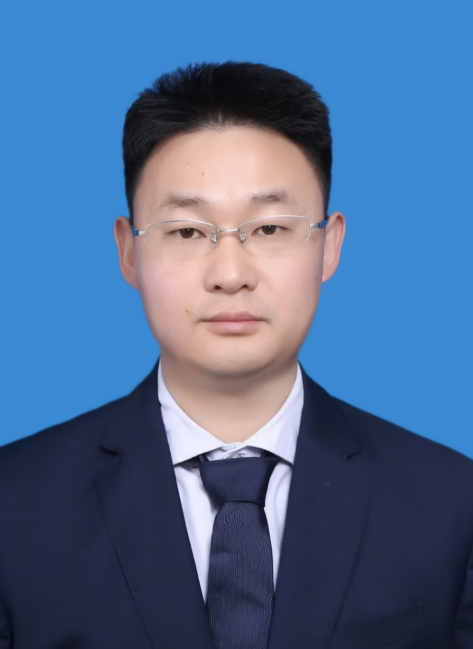 施晓东
